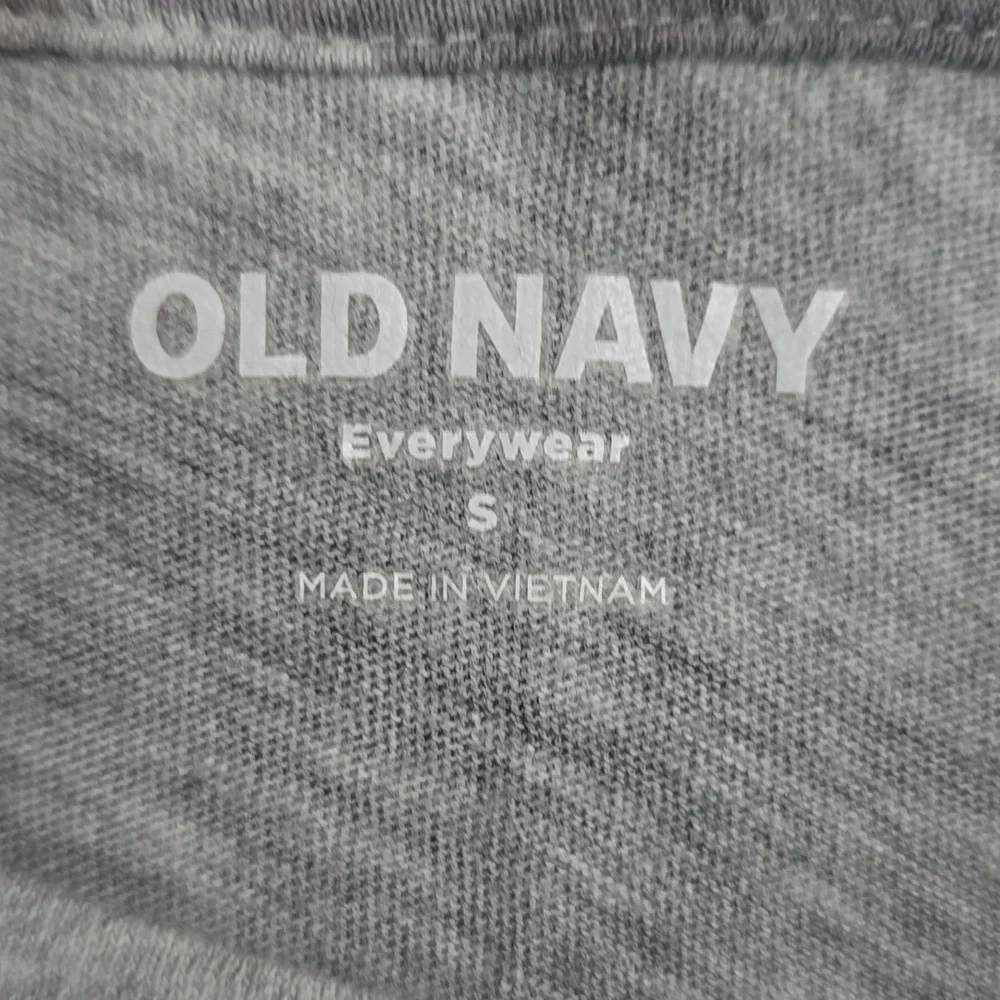 Old Navy Gray Crop Fitted Short Sleeve T-Shirt Size Small‎